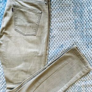 Light Gray Levi Jeans